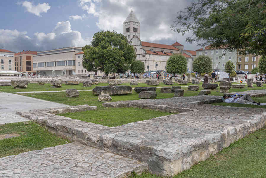 Croacia - Zadar 27 - Foro Romano.jpg